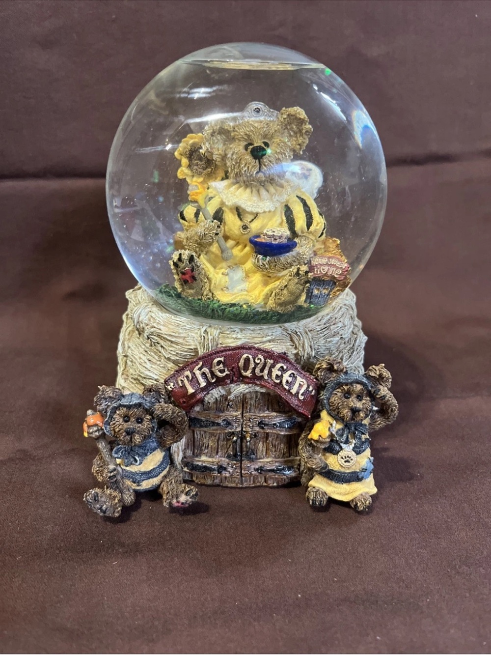 Boyds Bears Snow Globe Victoria Regina Home Sweet Hive